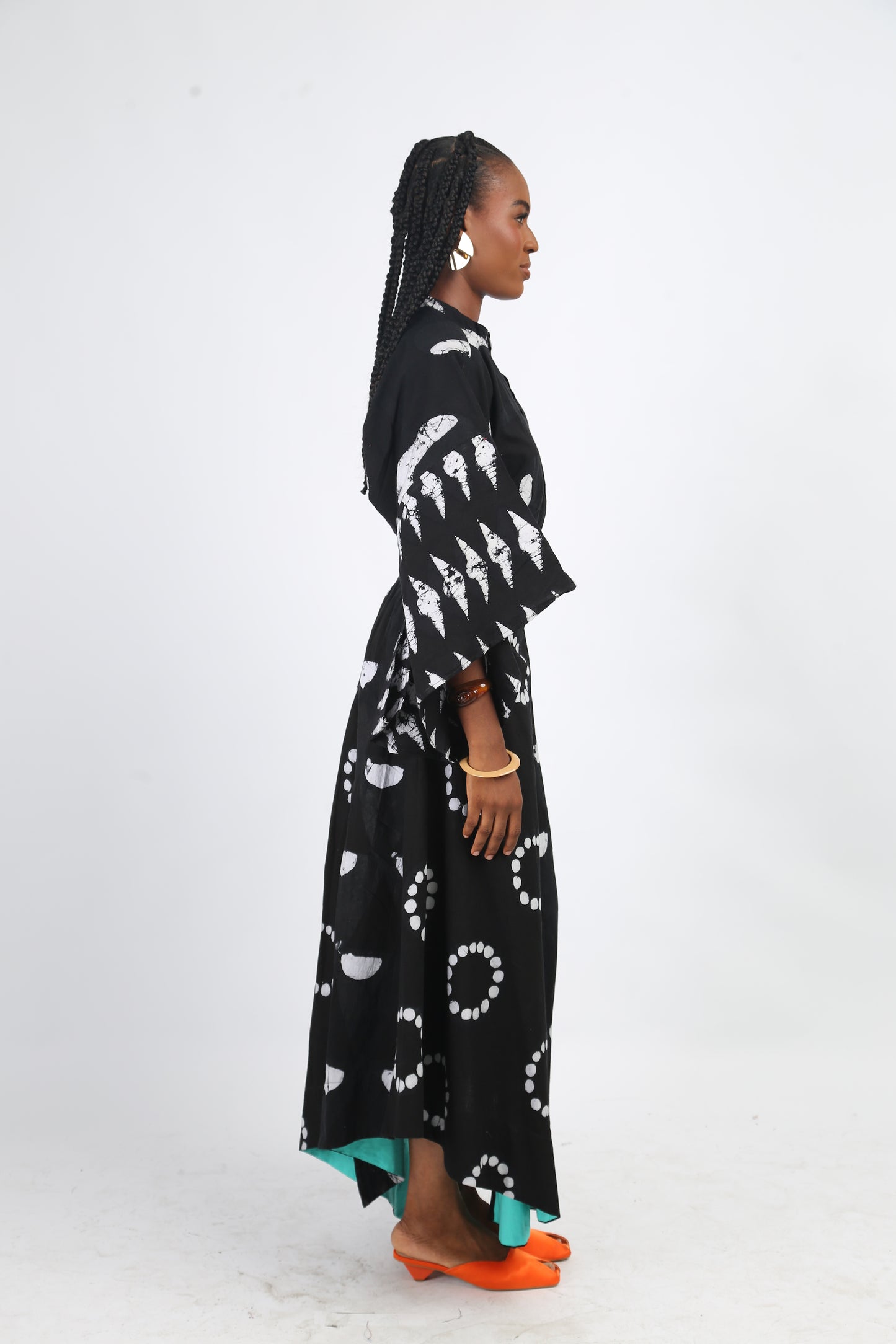 WHITE AND BLACK MULTIPRINT LONG IRO SKIRT
