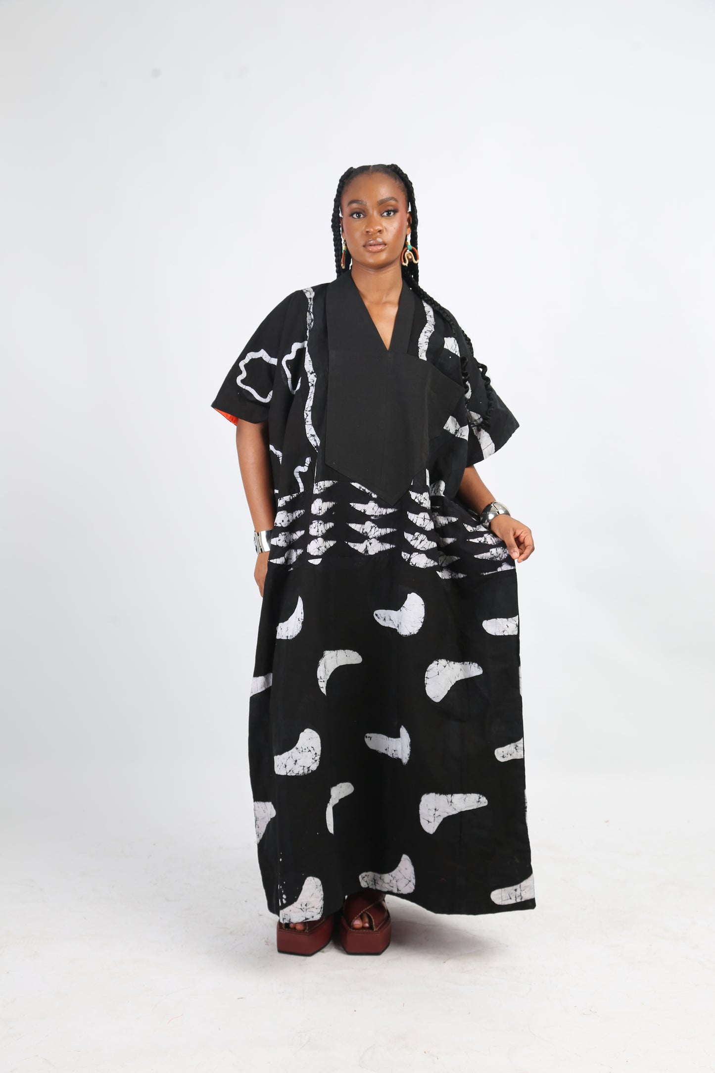 WHITE AND BLACK MULTIPRINT AGBADA WITH BLACK ASO OKE