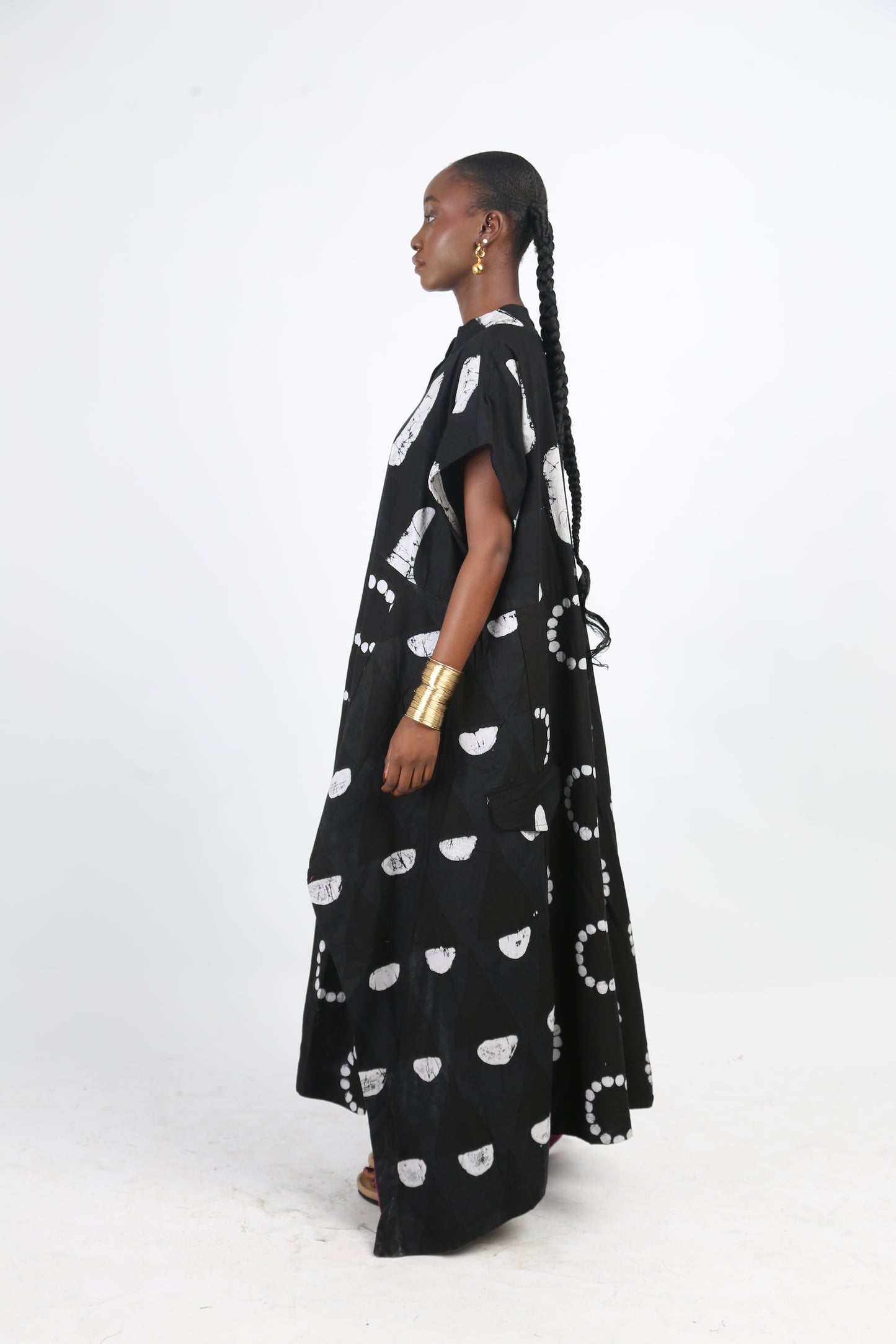 WHITE AND BLACK MULTIPRINT OSAKA SLEEVELESS SHIRT DRESS
