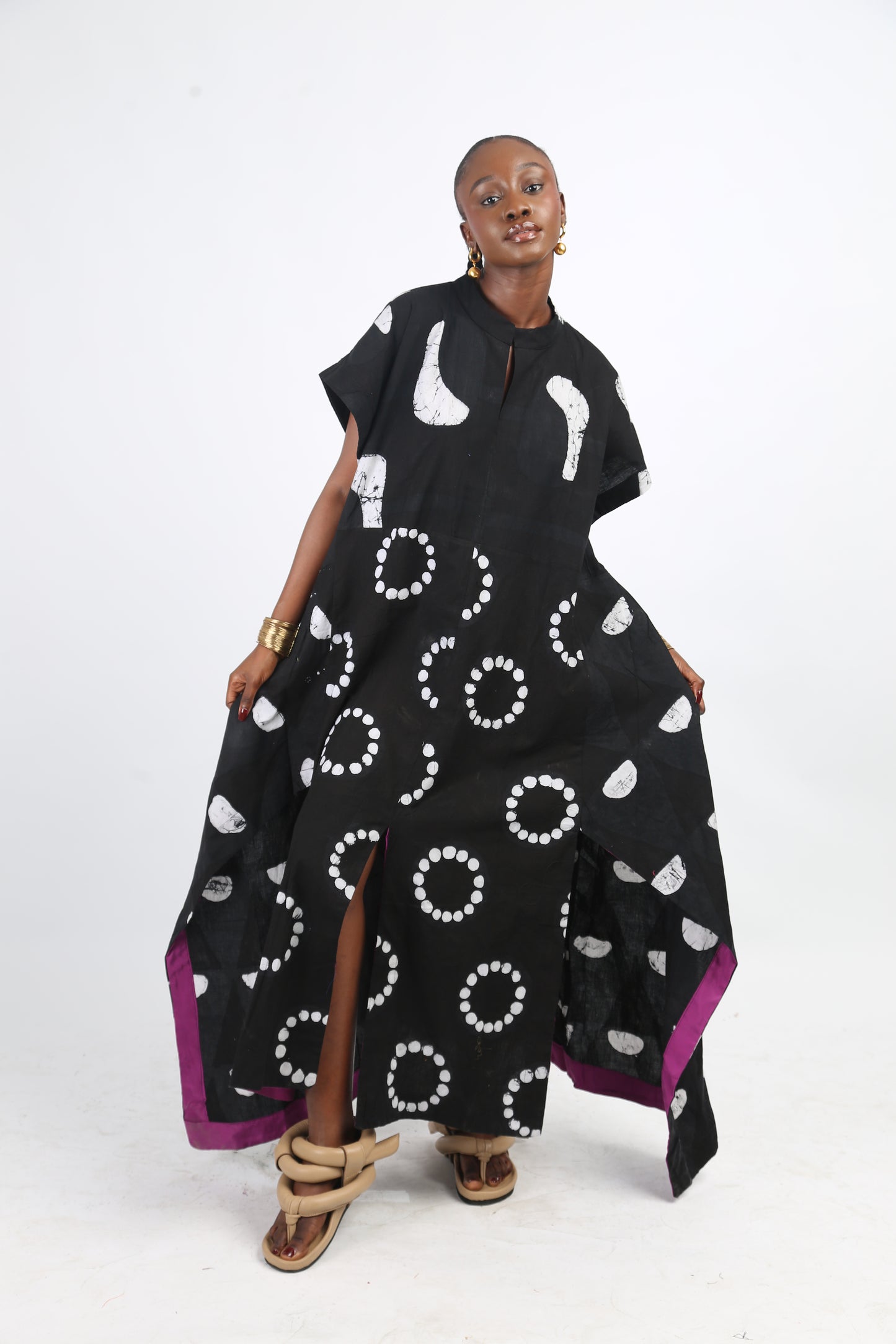 WHITE AND BLACK MULTIPRINT OSAKA SLEEVELESS SHIRT DRESS