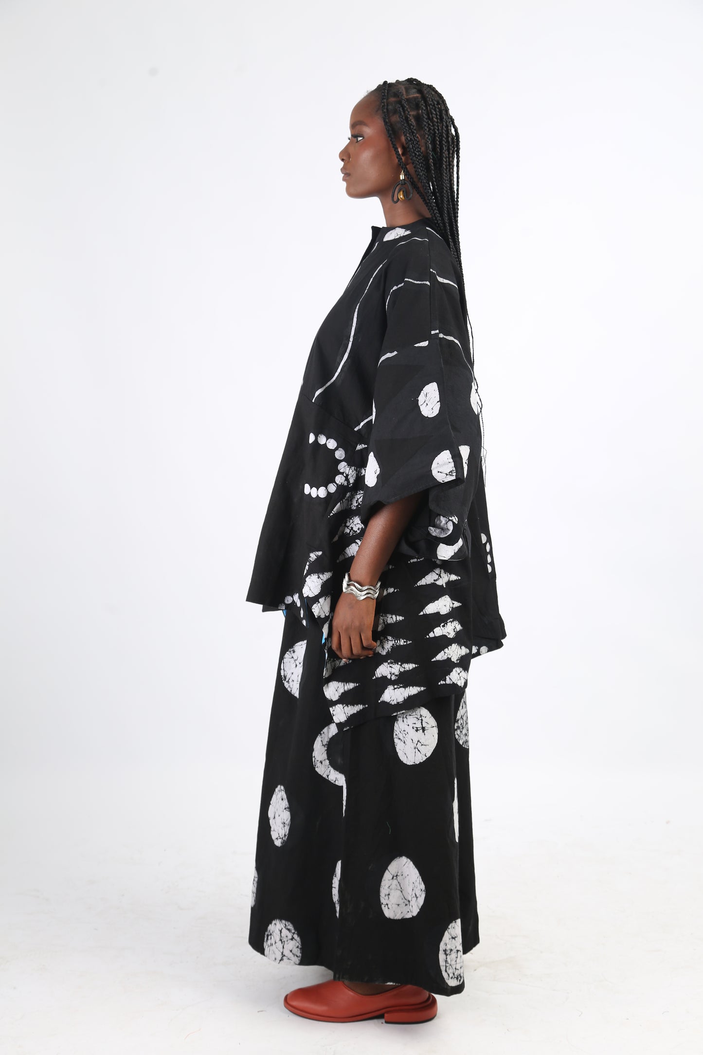 WHITE AND BLACK MULTIPRINT OSAKA BLOUSE WITH KIMONO SLEEVES