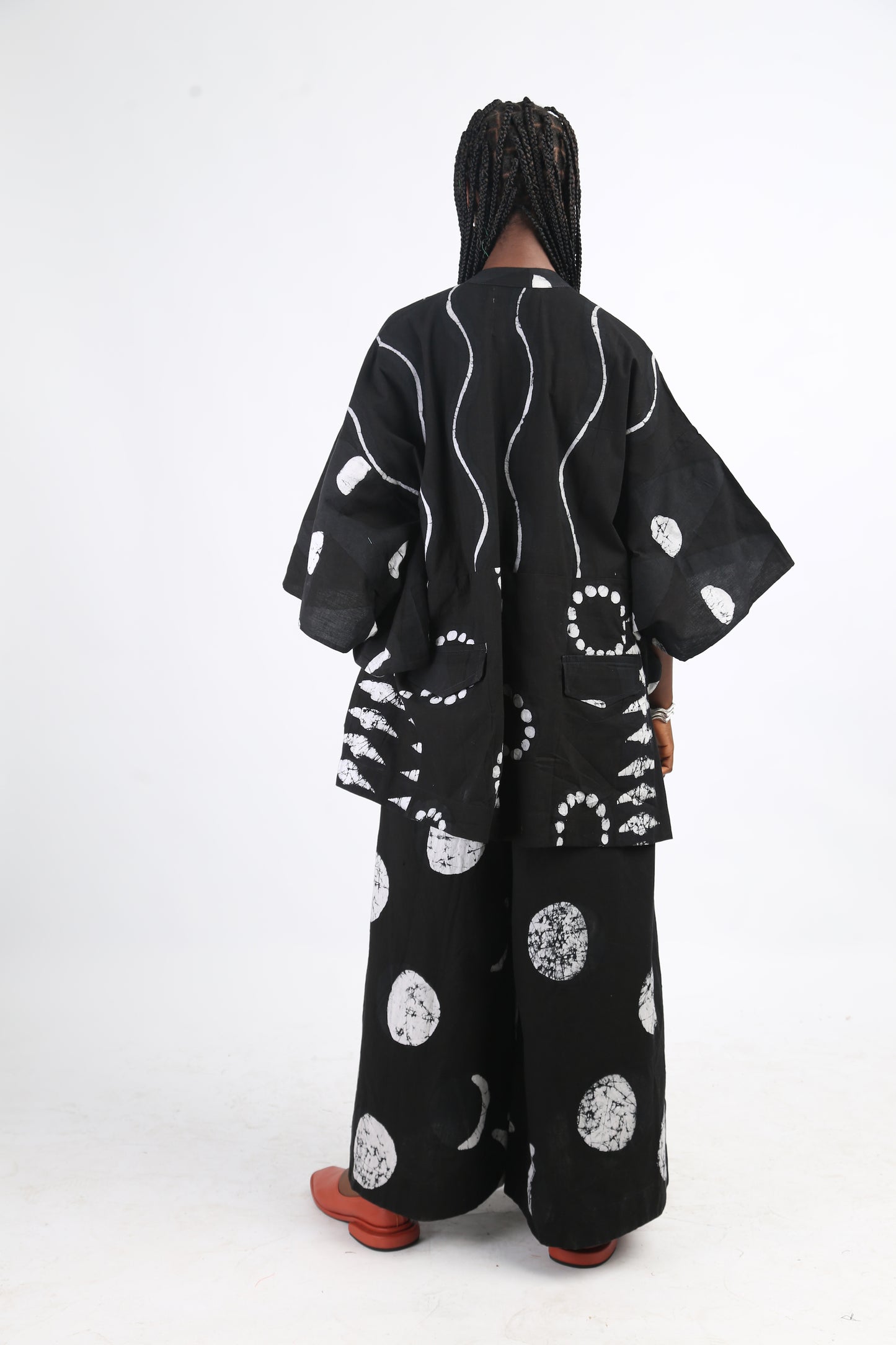 WHITE AND BLACK MULTIPRINT OSAKA BLOUSE WITH KIMONO SLEEVES