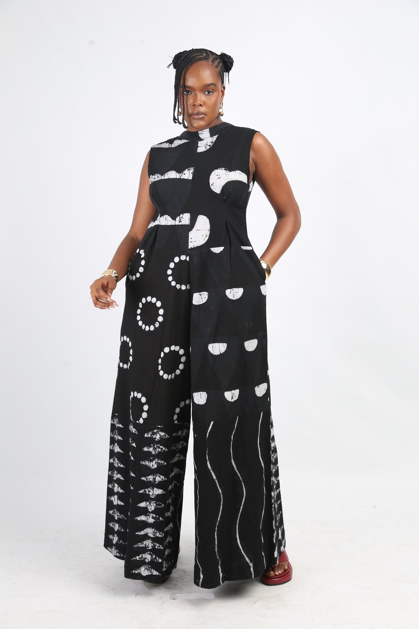 WHITE AND BLACK MULTIPRINT JUMPSUIT