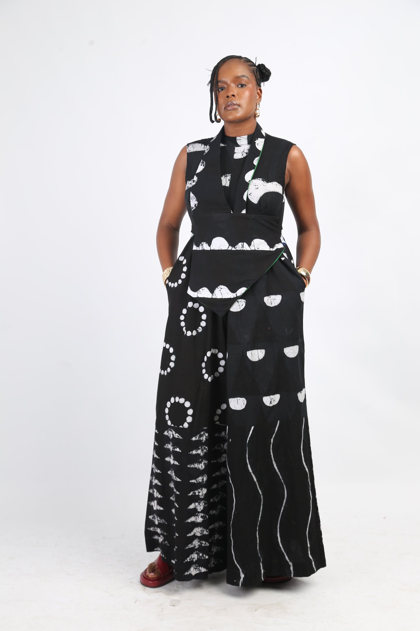 WHITE AND BLACK MULTIPRINT JUMPSUIT