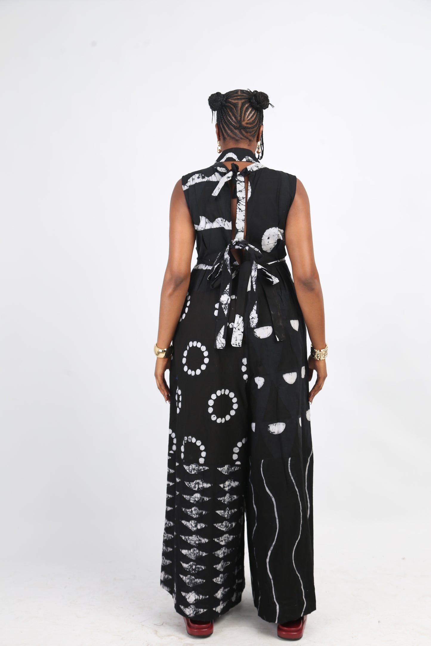 WHITE AND BLACK MULTIPRINT JUMPSUIT