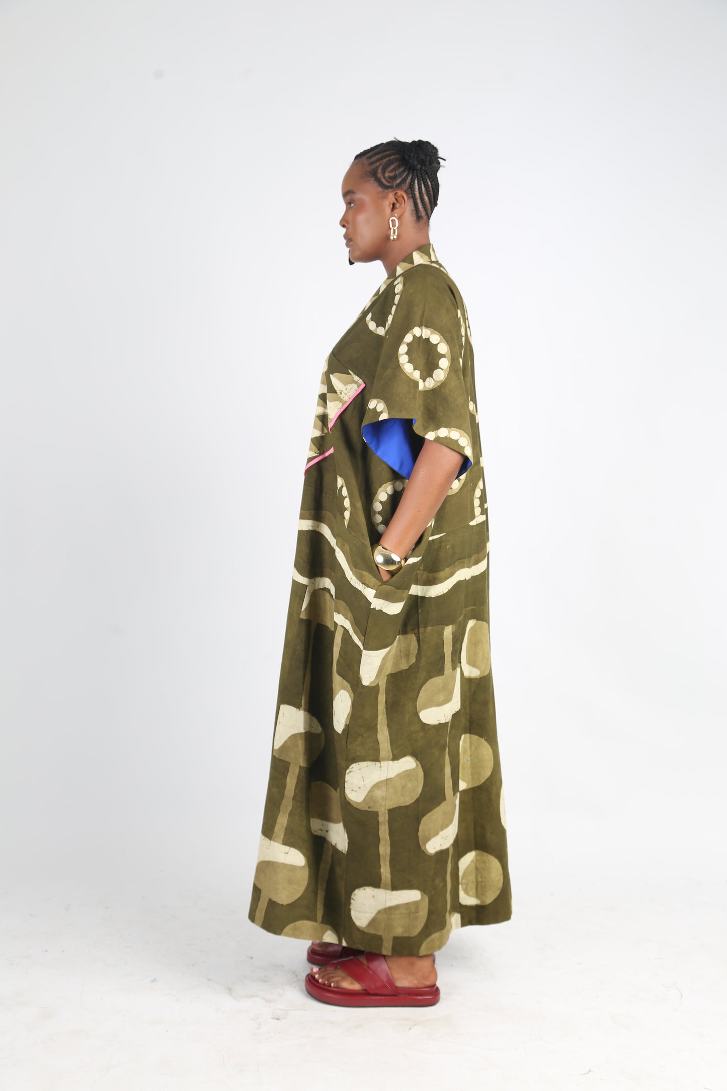 WHITE AND KHAKI MULTIPRINT AGBADA WITH PINK OUTLINE