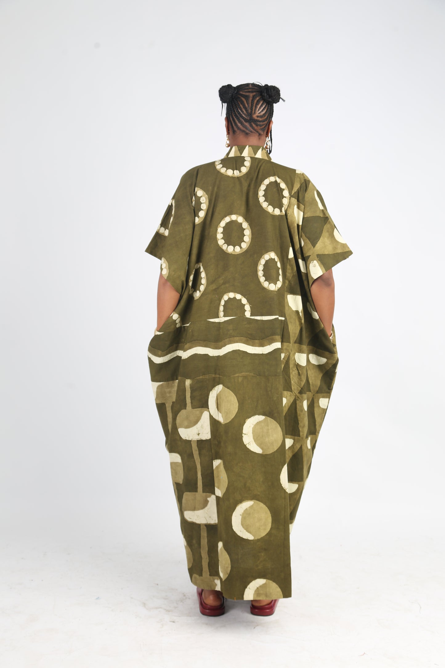 WHITE AND KHAKI MULTIPRINT AGBADA WITH PINK OUTLINE