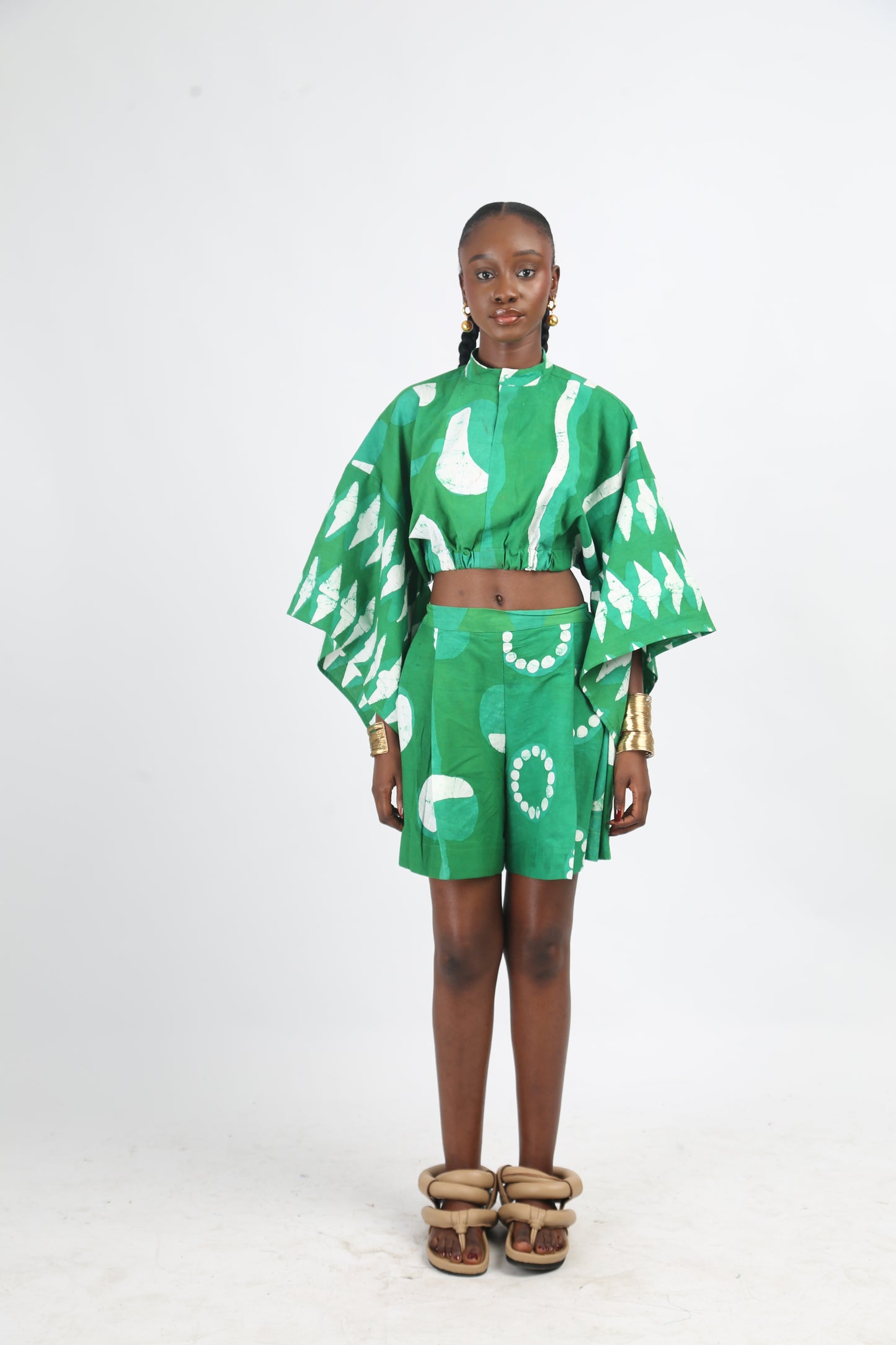 WHITE AND GREEN MULTIPRINT SHORTS