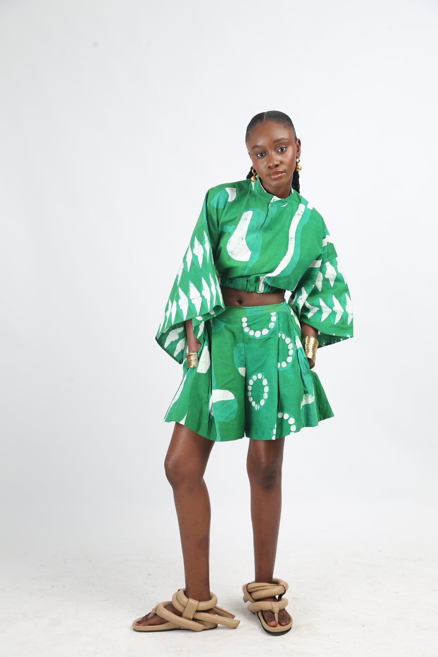WHITE AND GREEN MULTIPRINT SHORTS