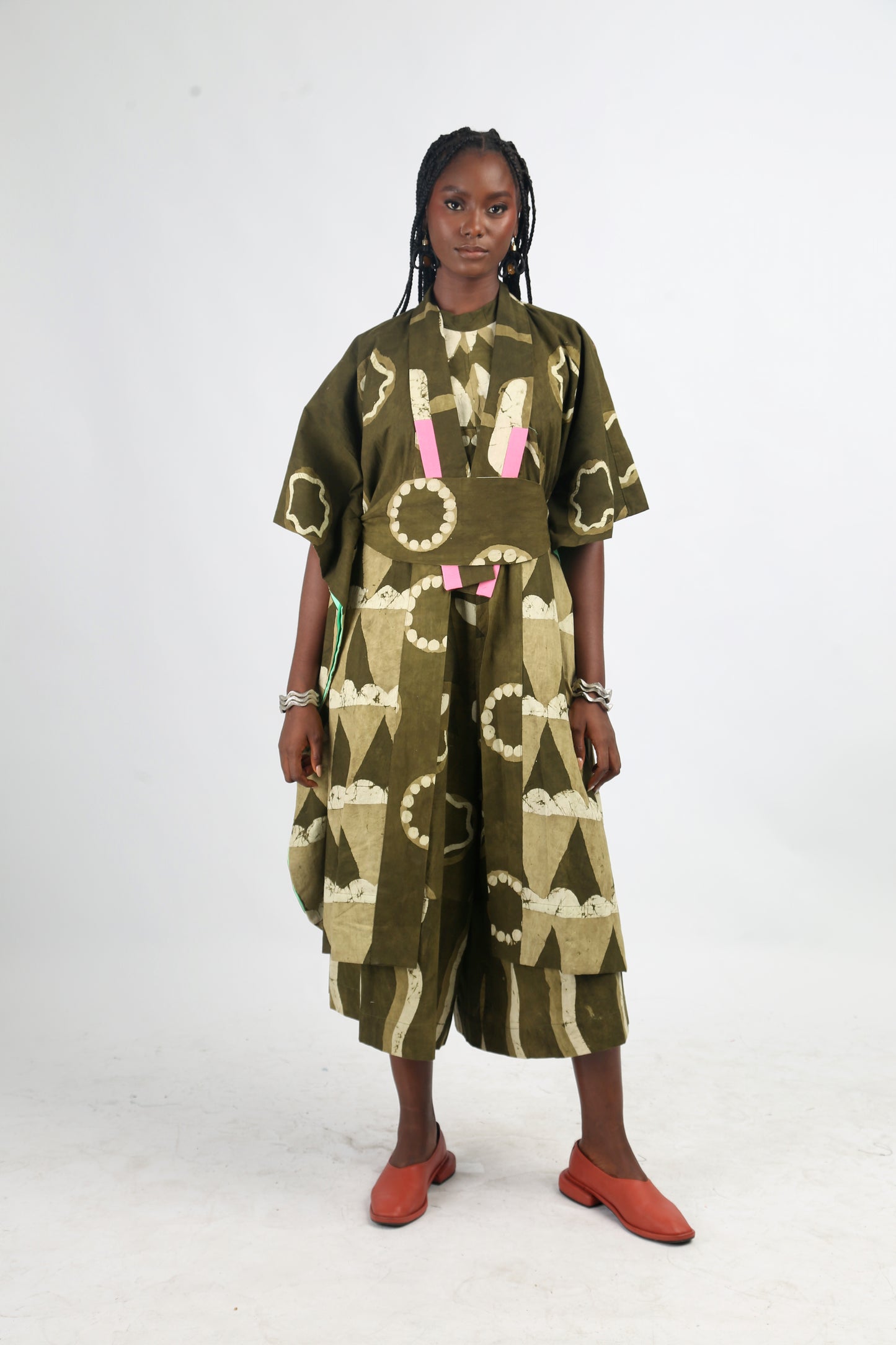 WHITE AND KHAKI MULTIPRINT ARTIST'S KIMONO