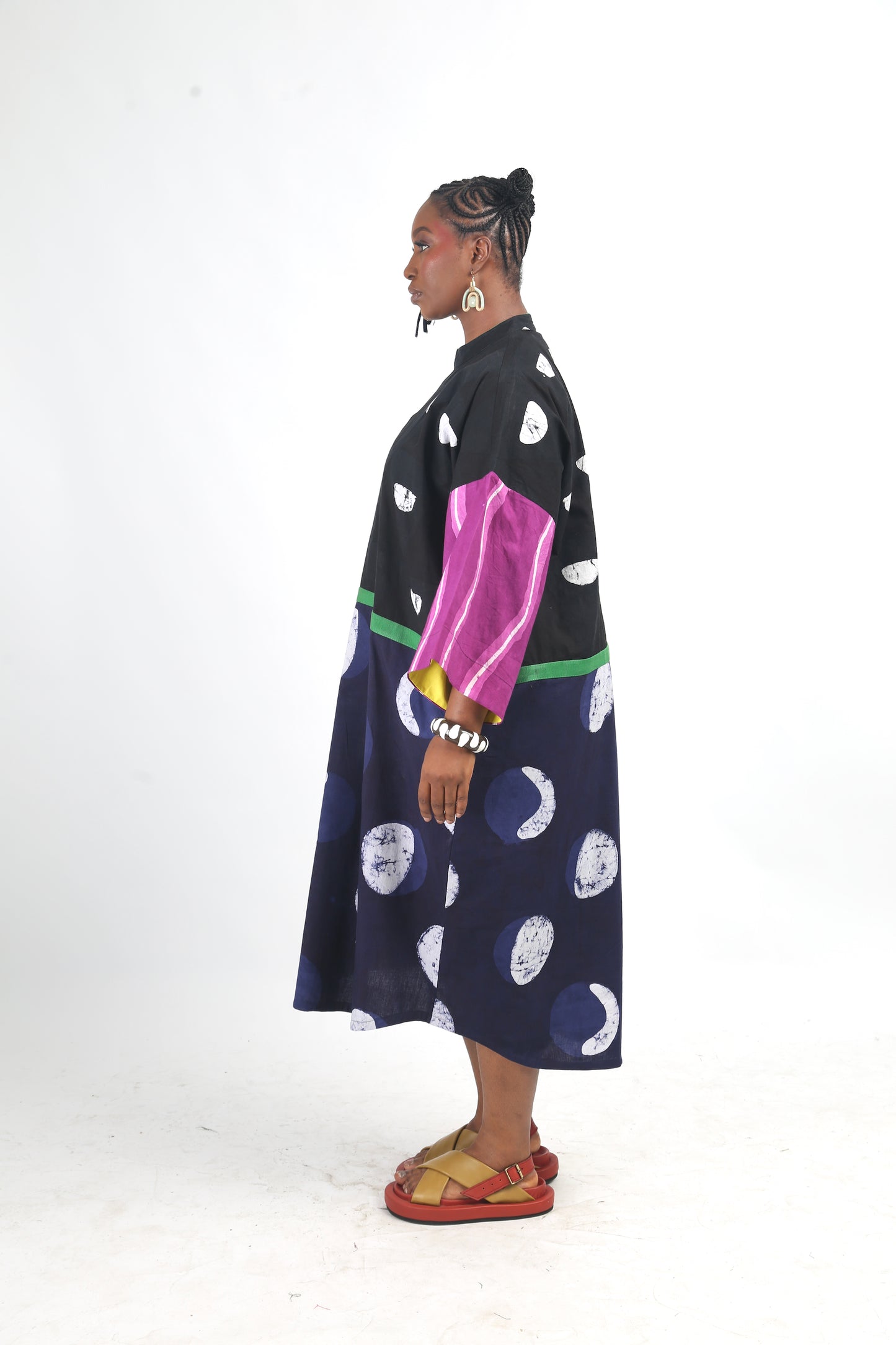BLACK AND NAVY BLUE MULTICOLOURED KAFTAN WITH GREEN OUTLINE
