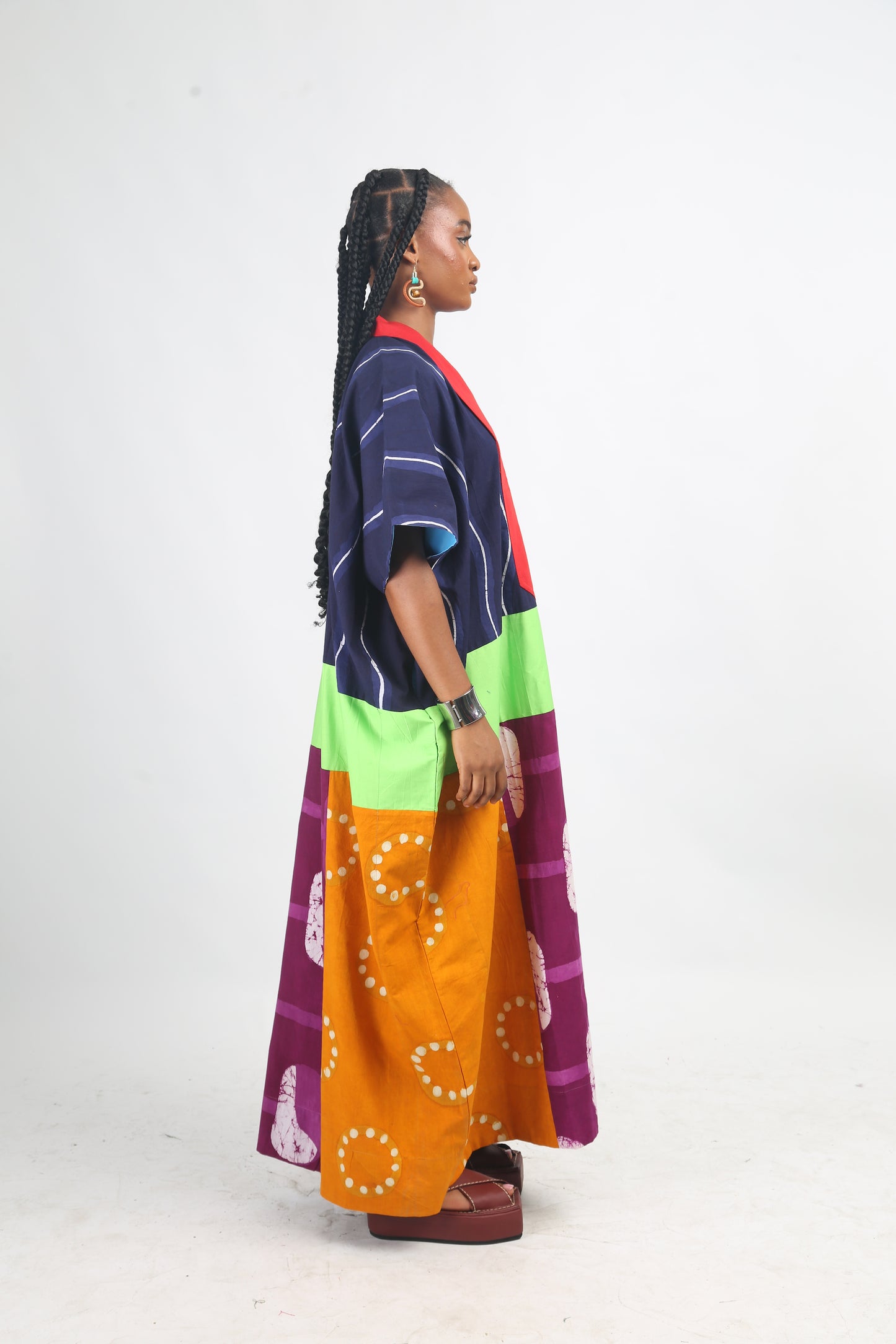 WHITE AND NAVYBLUE MULTICOLOURED AGBADA WITH RED ASOOKE