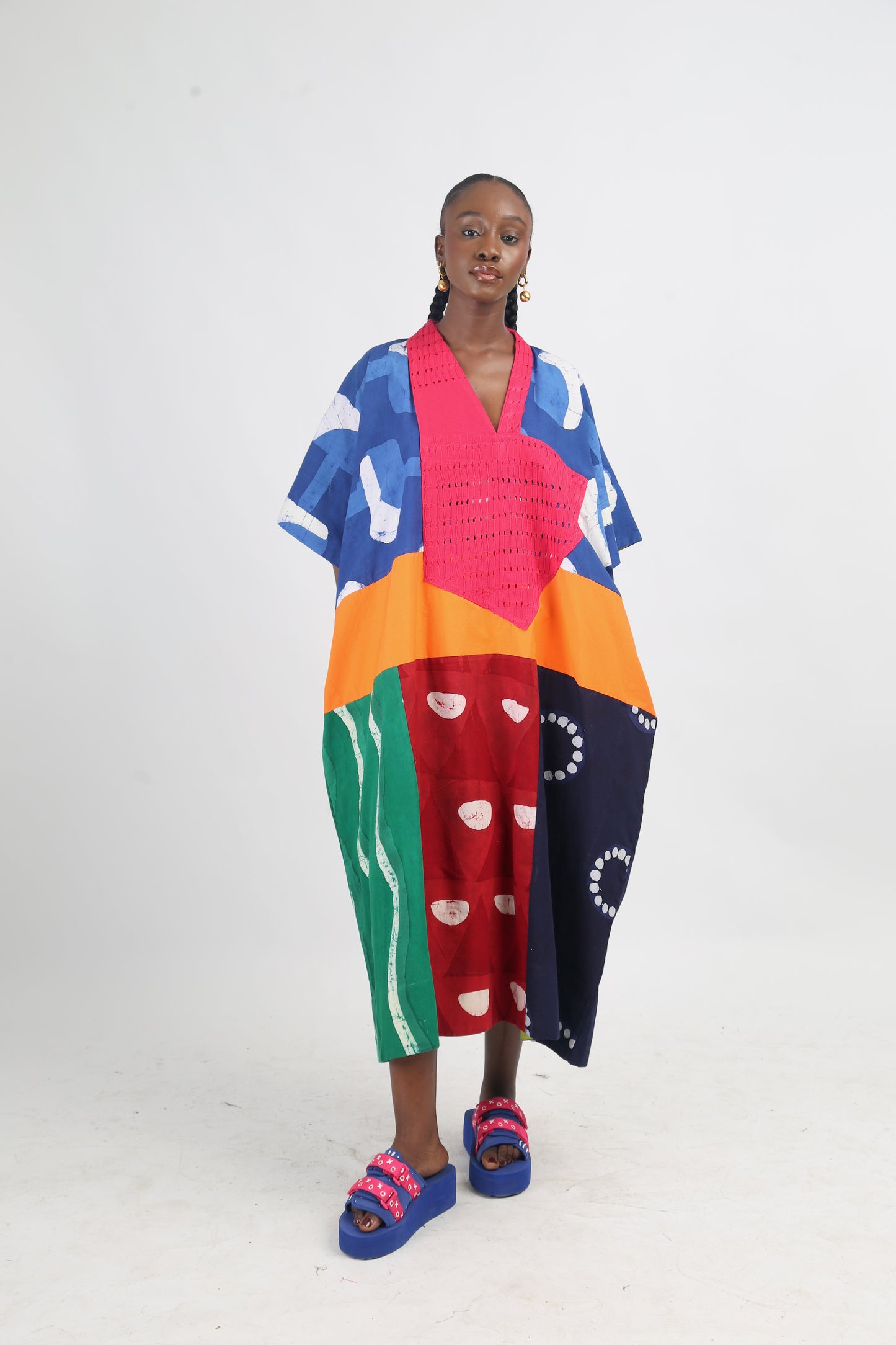 WHITE AND BLUE BRIGHT MULTICOLOURED AGBADA WITH FUCHSIA ASOOKE WITH HOLES