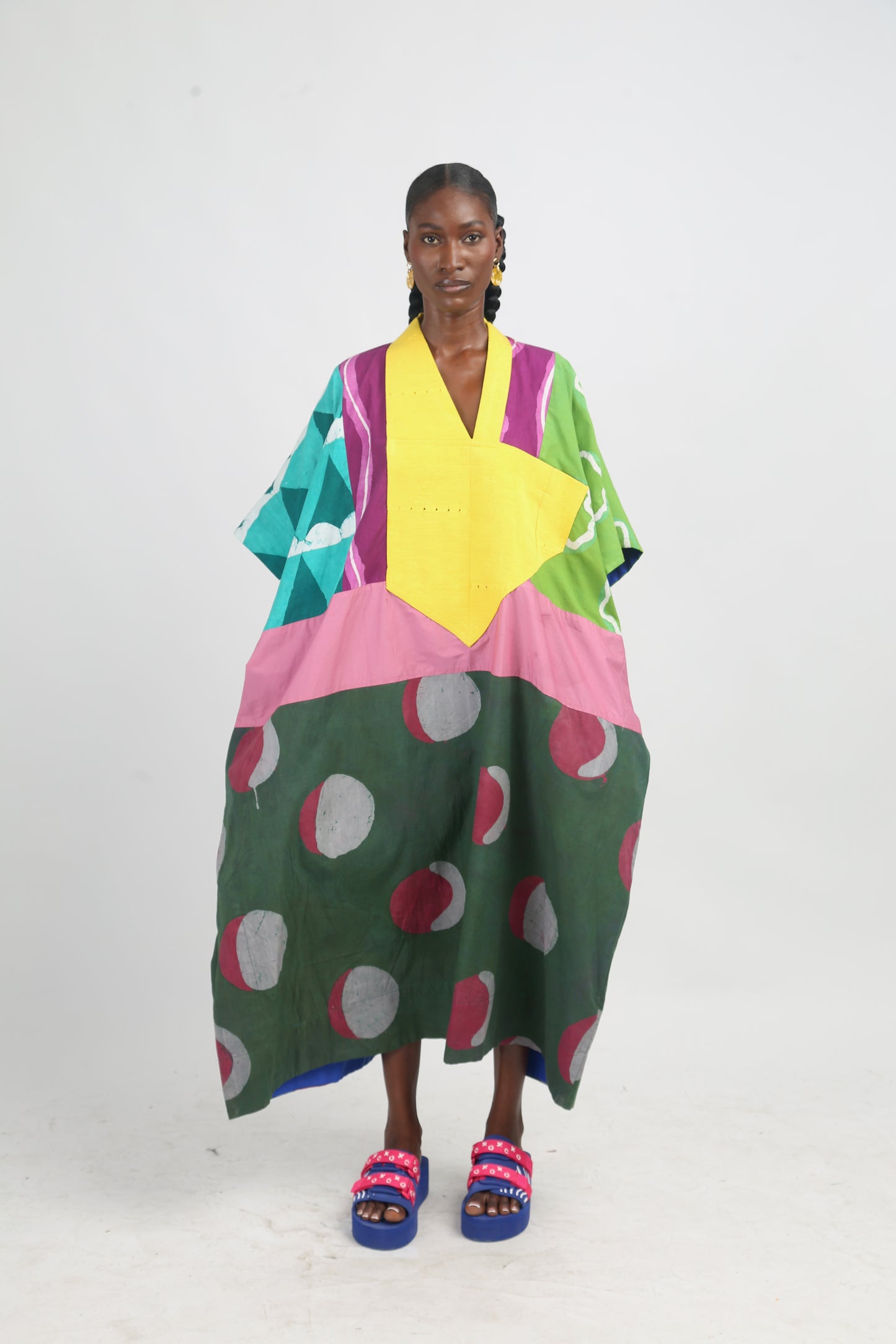 BRIGHT MULTICOLOURED AGBADA WITH GREY, PINK AND OLIVE BOTTOM, WITH YELLOW ASOOKE