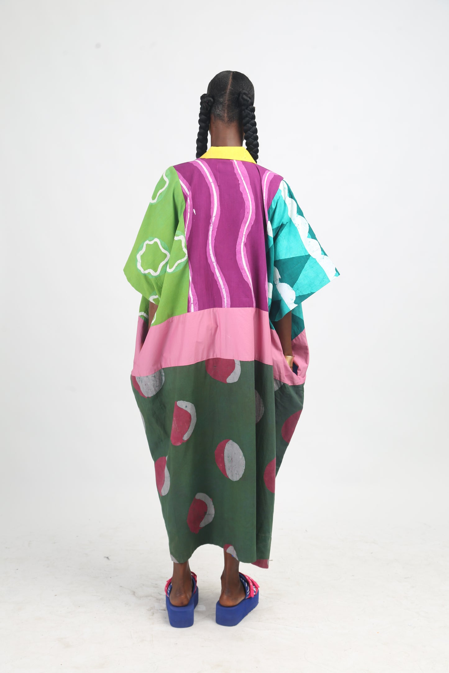 BRIGHT MULTICOLOURED AGBADA WITH GREY, PINK AND OLIVE BOTTOM, WITH YELLOW ASOOKE