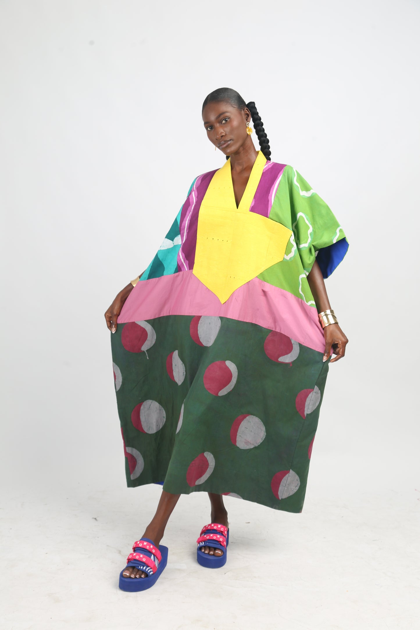 BRIGHT MULTICOLOURED AGBADA WITH GREY, PINK AND OLIVE BOTTOM, WITH YELLOW ASOOKE
