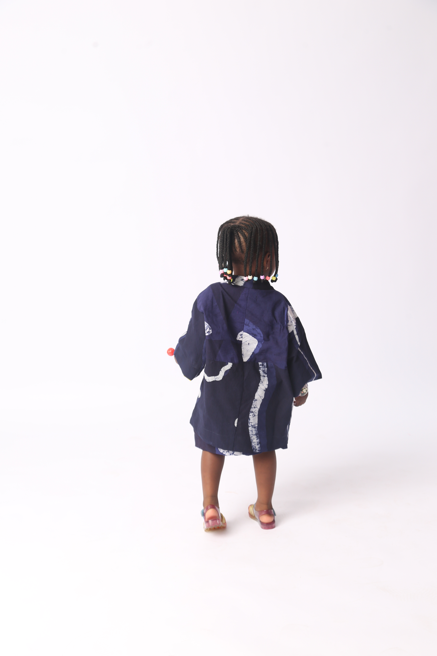 KIDS WHITE AND NAVY BLUE MULTIPRINT SHORTS