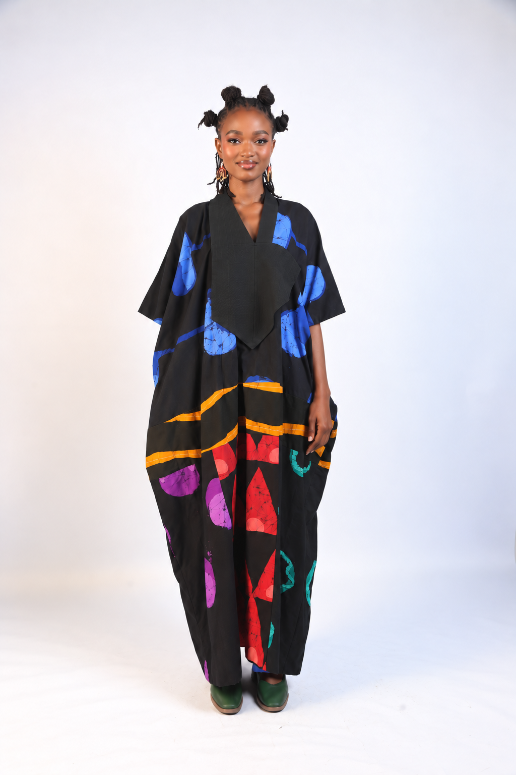 BLACK MULTICOLOURED AGBADA WITH WOVEN COLLAR