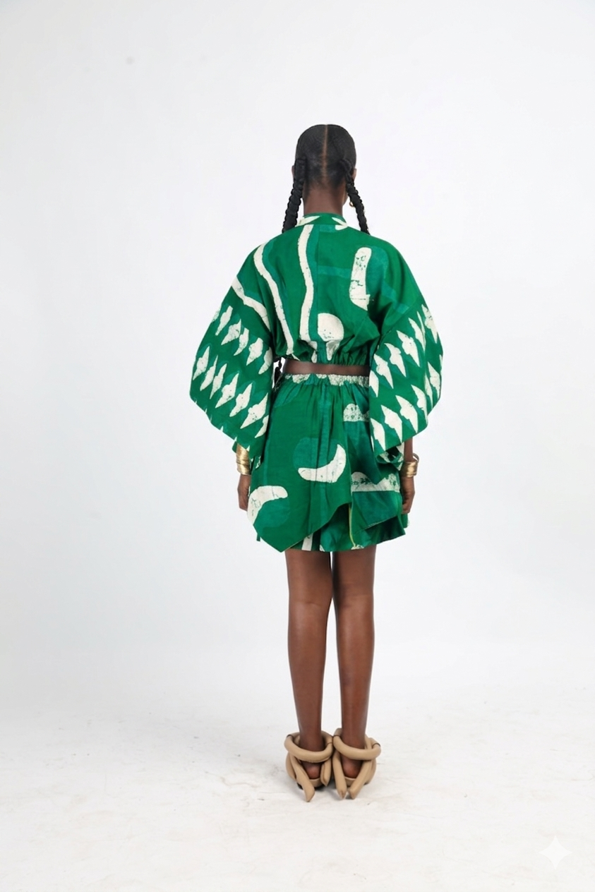 WHITE AND GREEN MULTIPRINT CROP TOP WITH KIMONO SLEEVES