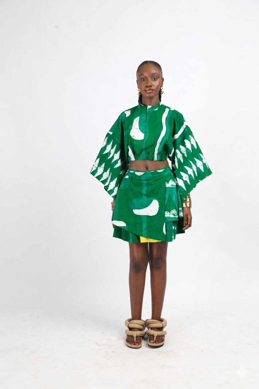 WHITE AND GREEN MULTIPRINT CROP TOP WITH KIMONO SLEEVES
