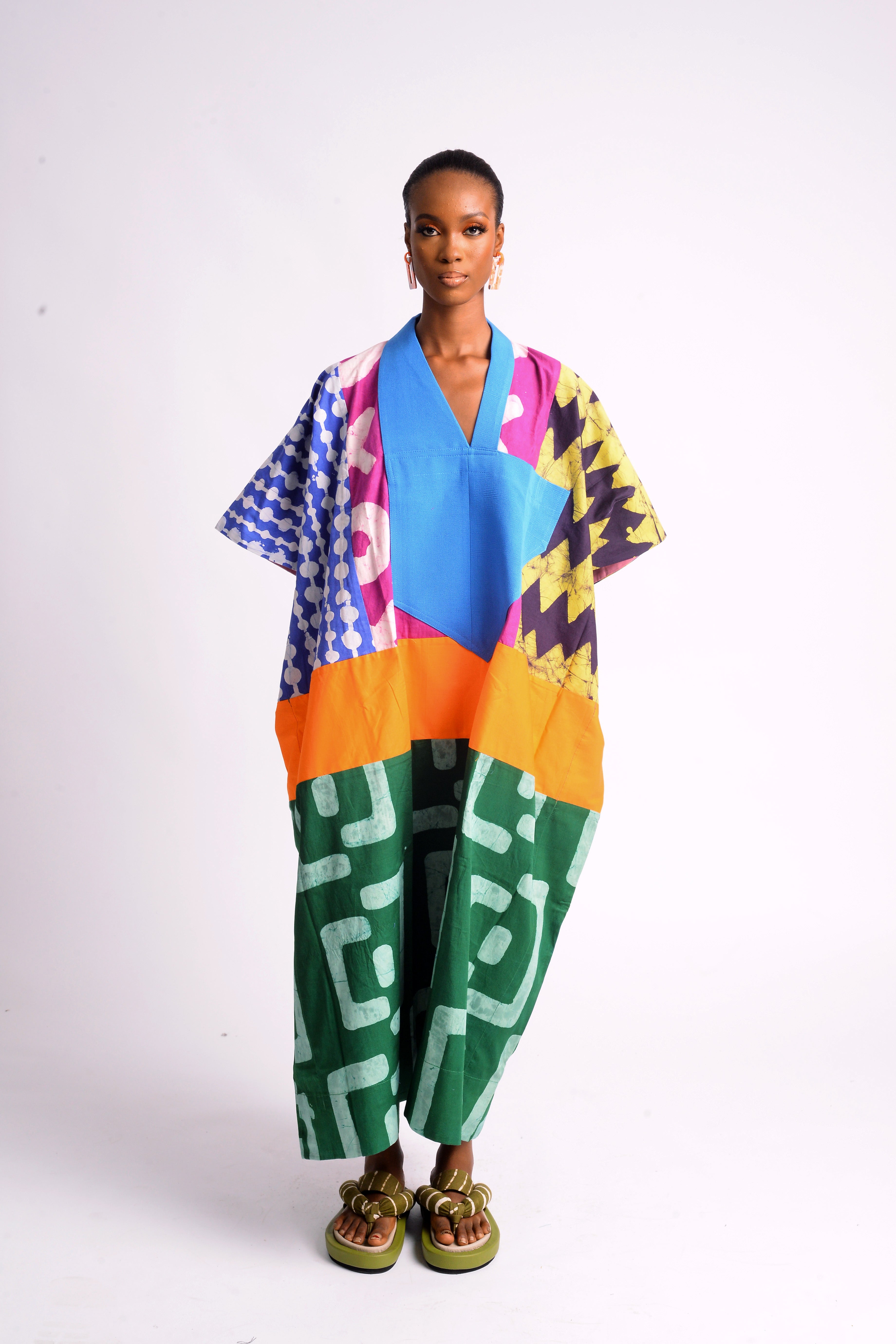 MULTICOLOURED MIDI AGBADA WITH GREEN AND GREEN BOTTOM