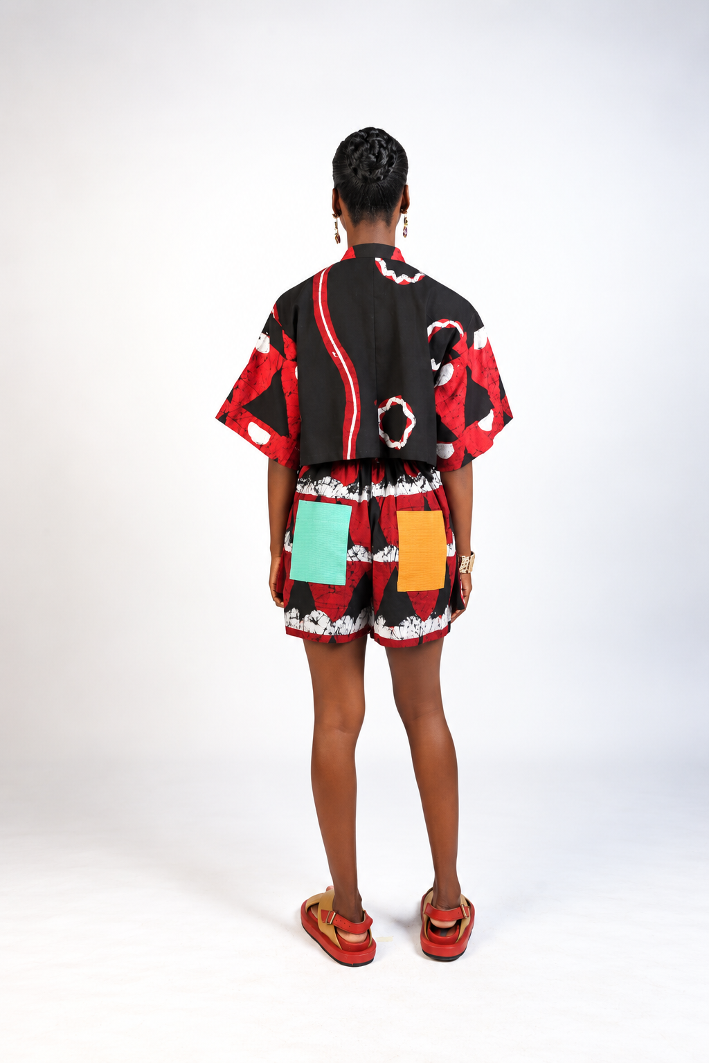 WHITE, BLACK AND SINGLE COLOURED PRINT MINI IRO SKORT