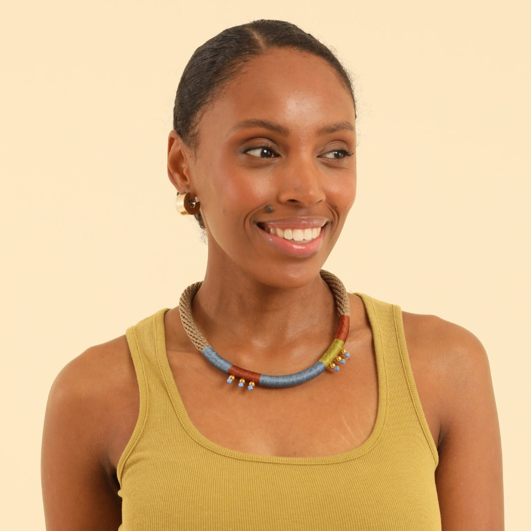 HIBISCUS NECKLACE BEIGE AIRFORCE BLUE RUST